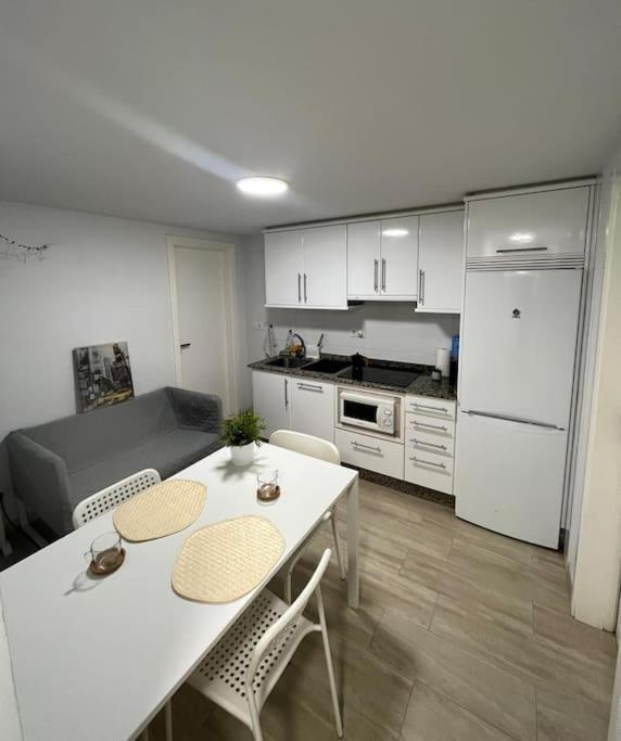 Ferienwohnung Centrico A Metros De La Playa A Coruña Exterior foto